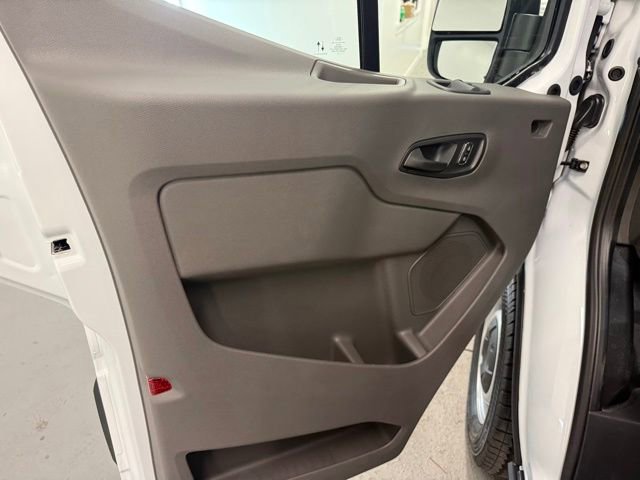 New 2026 Ford Transit 250 148 Medium Roof RWD image 12