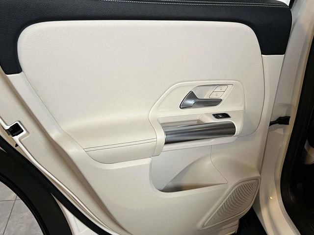 Certified 2022 Mercedes-Benz GLA 250 4MATIC image 11