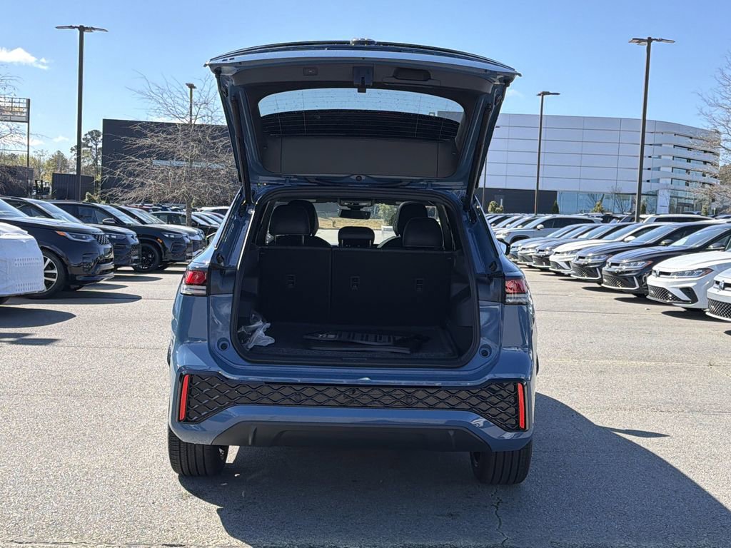 New 2026 Volkswagen Tiguan SE R-Line image 15