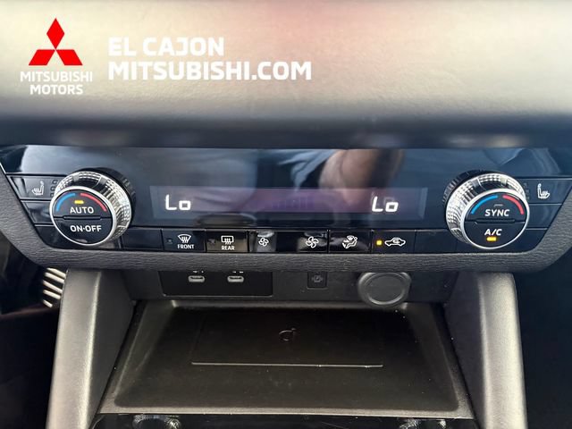 Used 2025 Mitsubishi Outlander SE FWD image 20