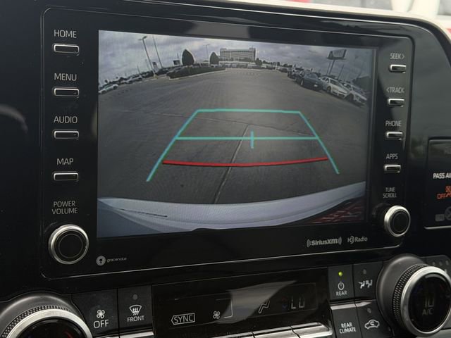 Used 2022 Toyota Highlander XLE FWD image 16
