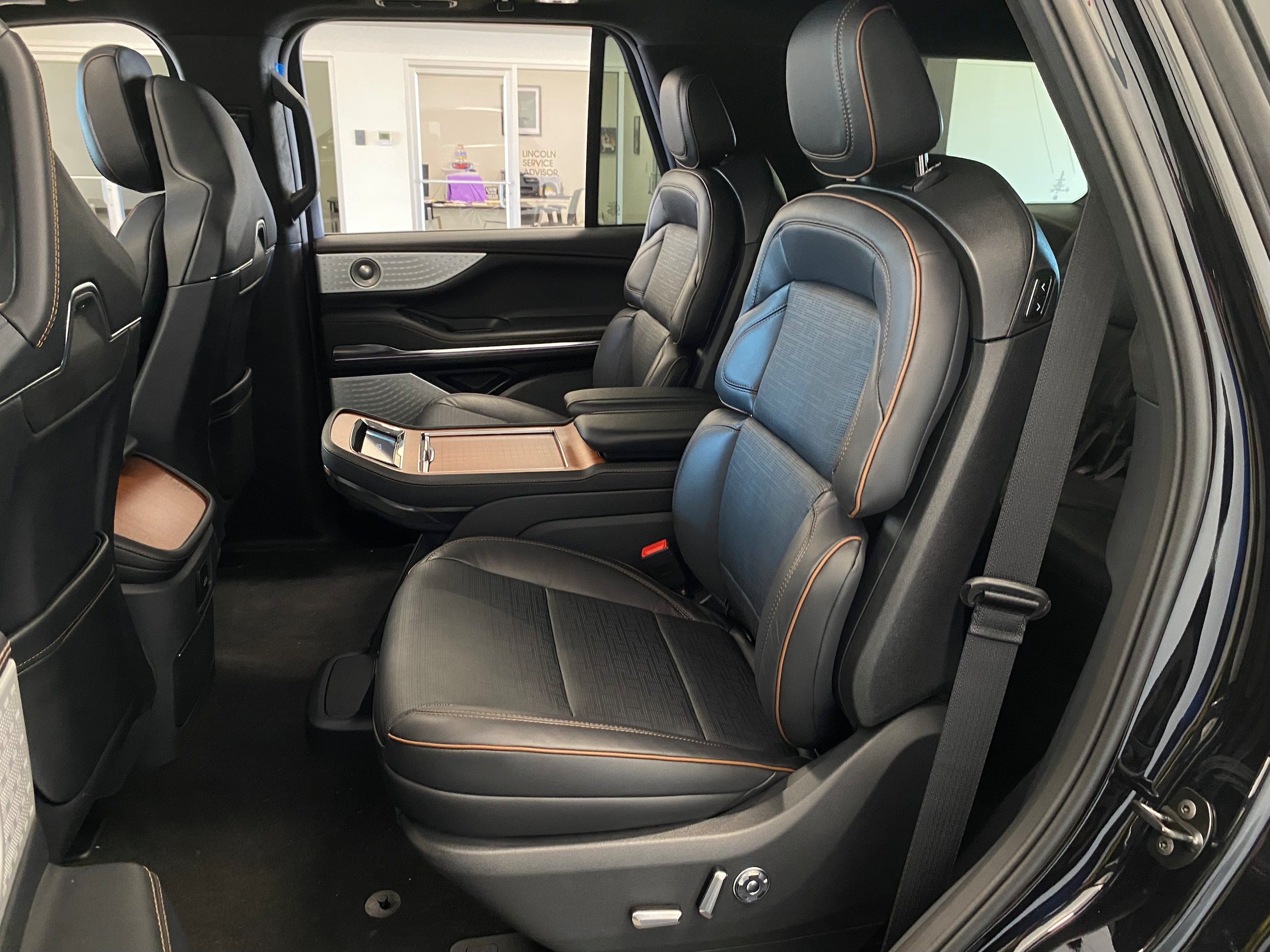 New 2027 Lincoln Navigator Black Label AWD/4WD image 12