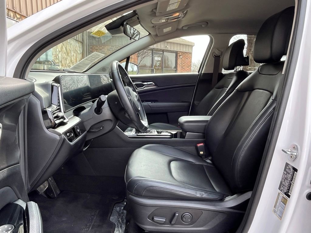 Used 2023 Kia Sportage EX image 17