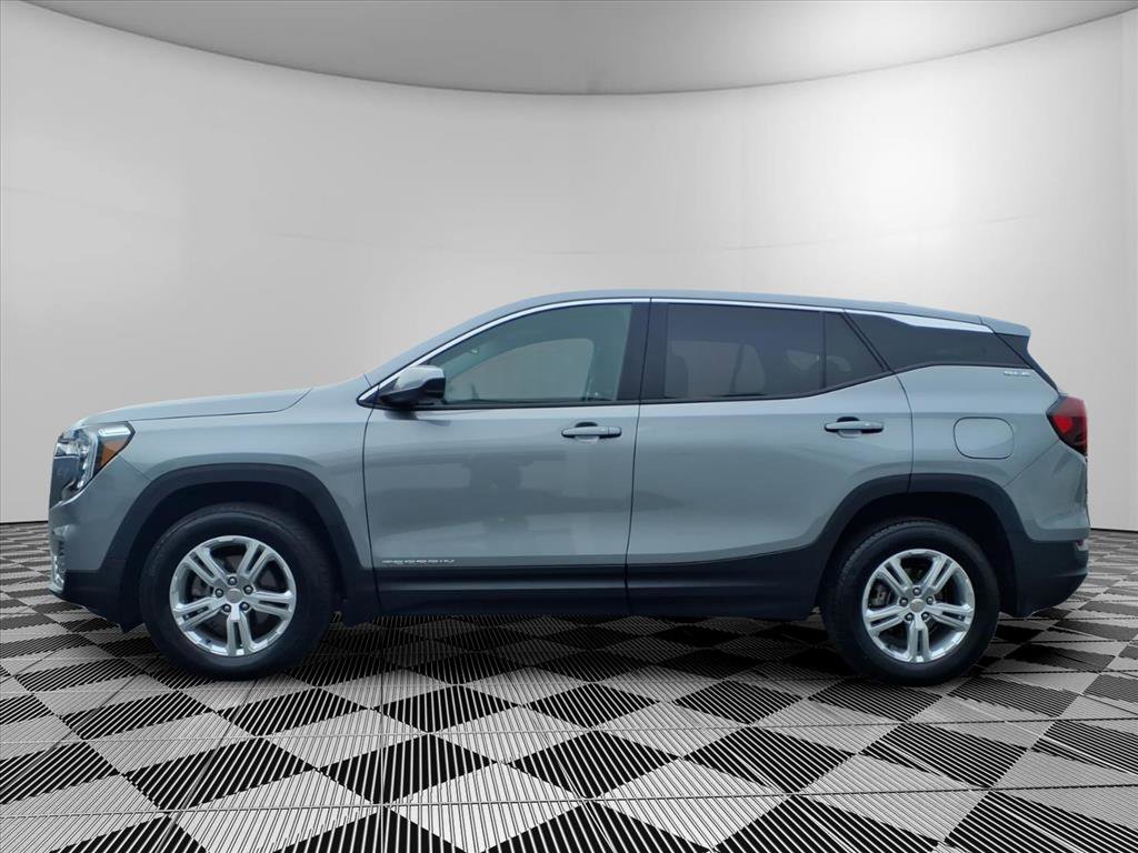 Used 2024 GMC Terrain SLE image 5