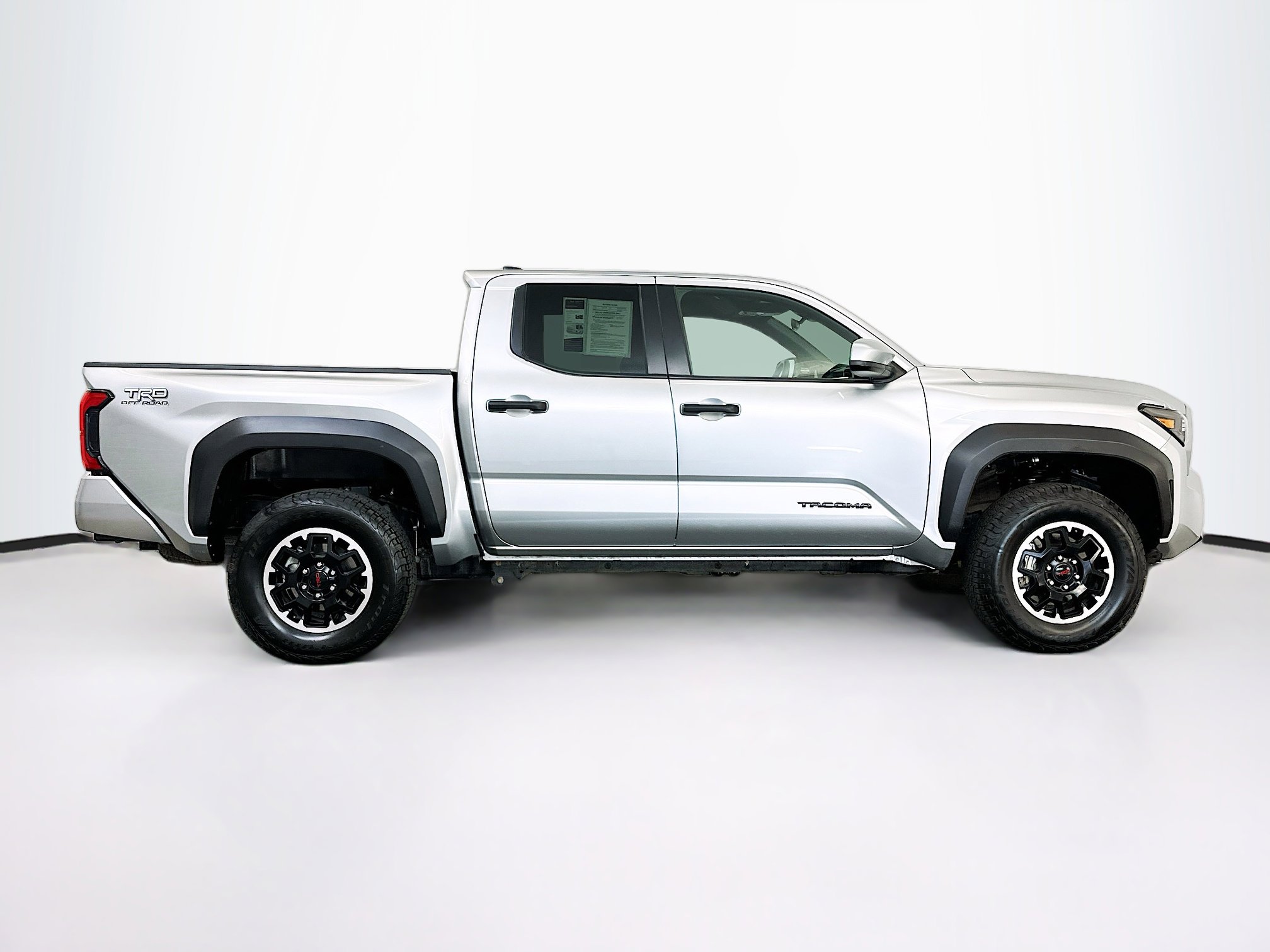 Used 2025 Toyota Tacoma TRD Off-Road image 10