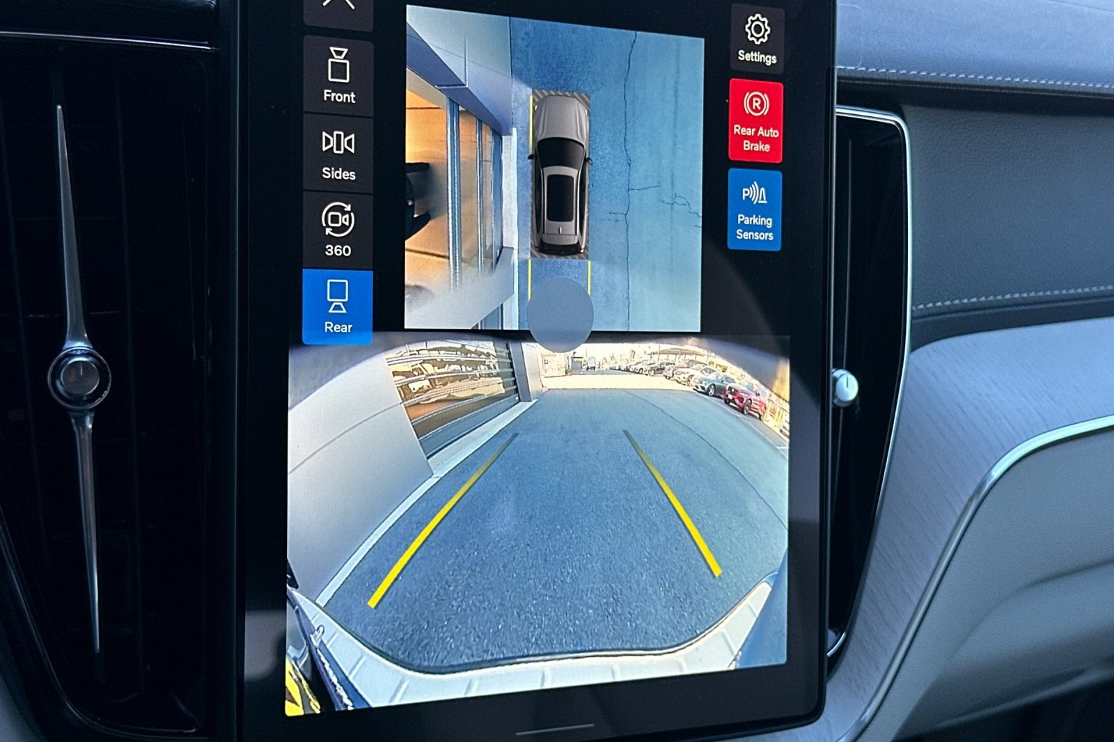 New 2026 Volvo XC60 B5 Ultra w/ Protection Package Premier image 23