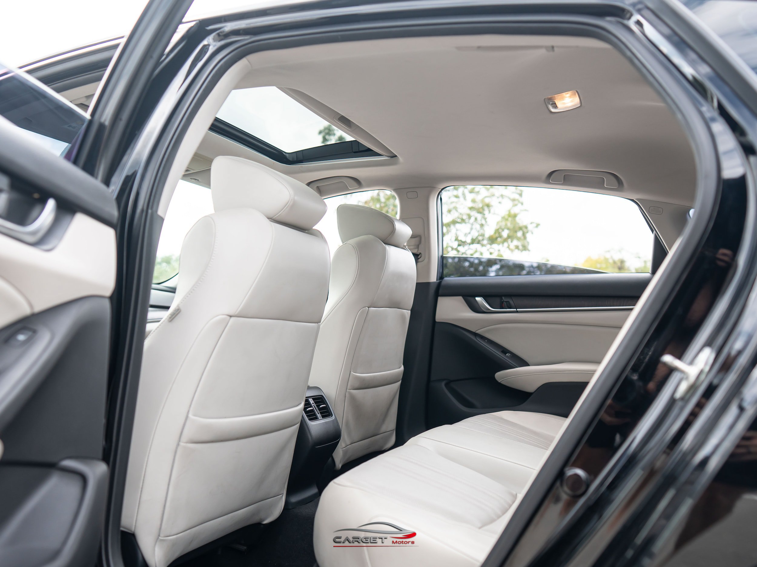 Used 2018 Honda Accord Touring image 20