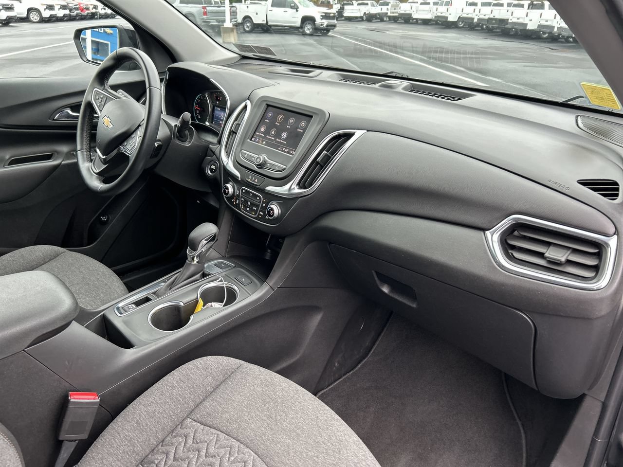 Used 2023 Chevrolet Equinox LT w/ Driver Convenience Package AWD/4WD image 16