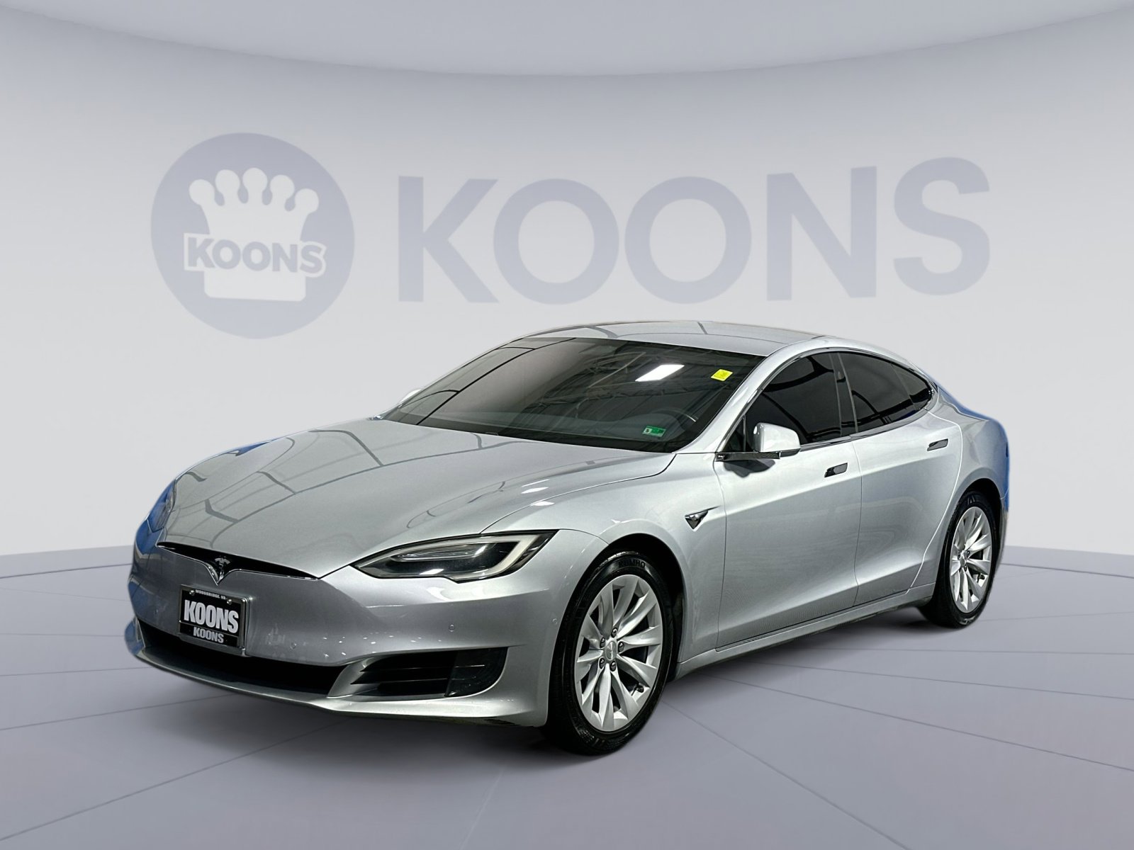 Used 2016 Tesla Model S 70 image 1