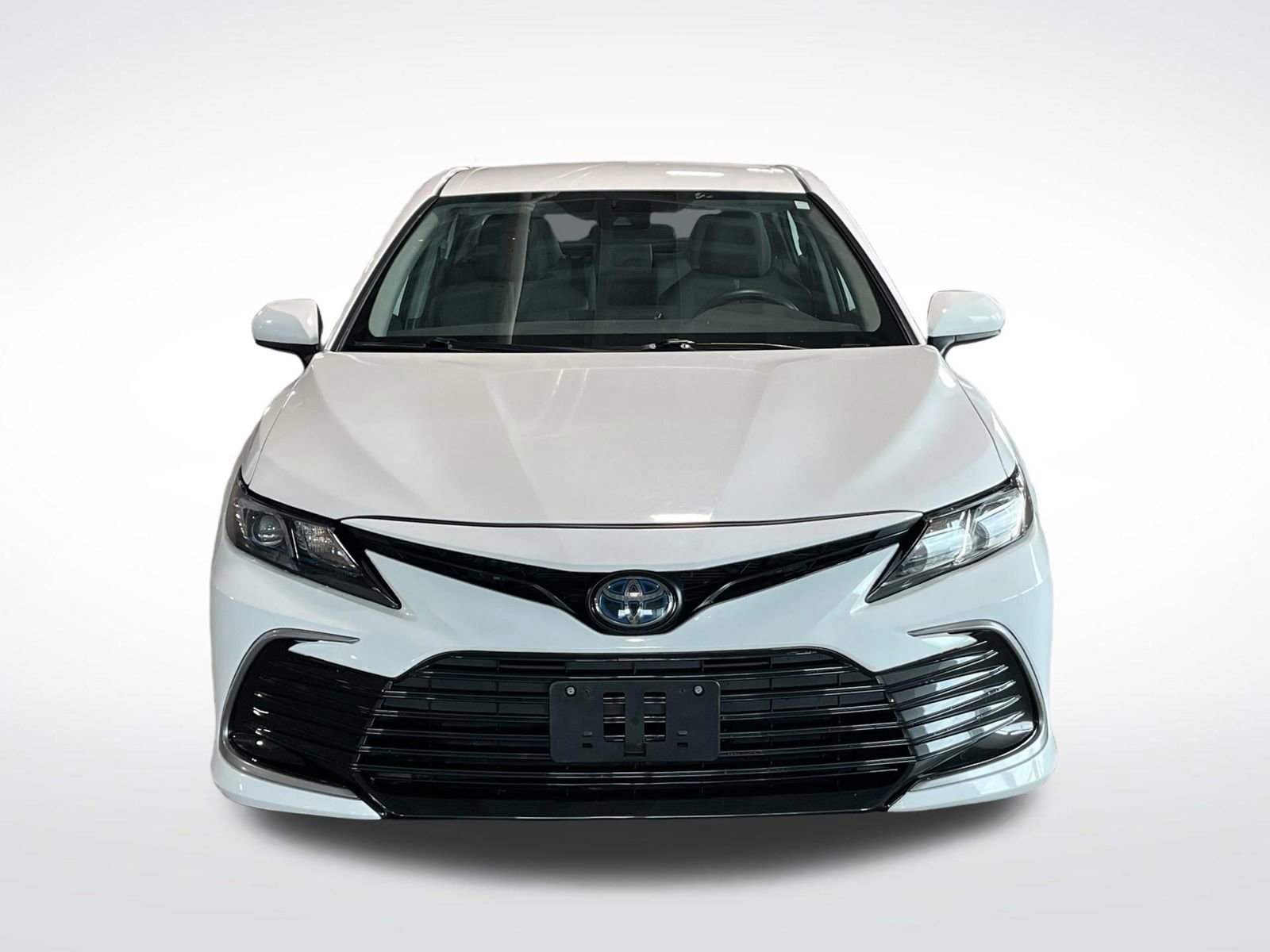 Used 2023 Toyota Camry LE FWD image 3