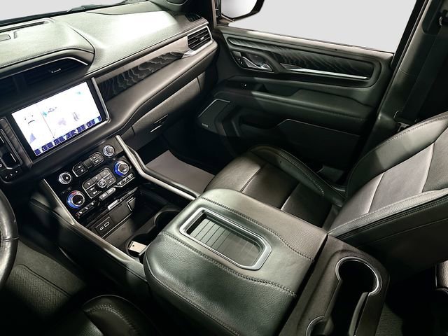 Used 2021 GMC Yukon Denali w/ Denali Premium Package image 26