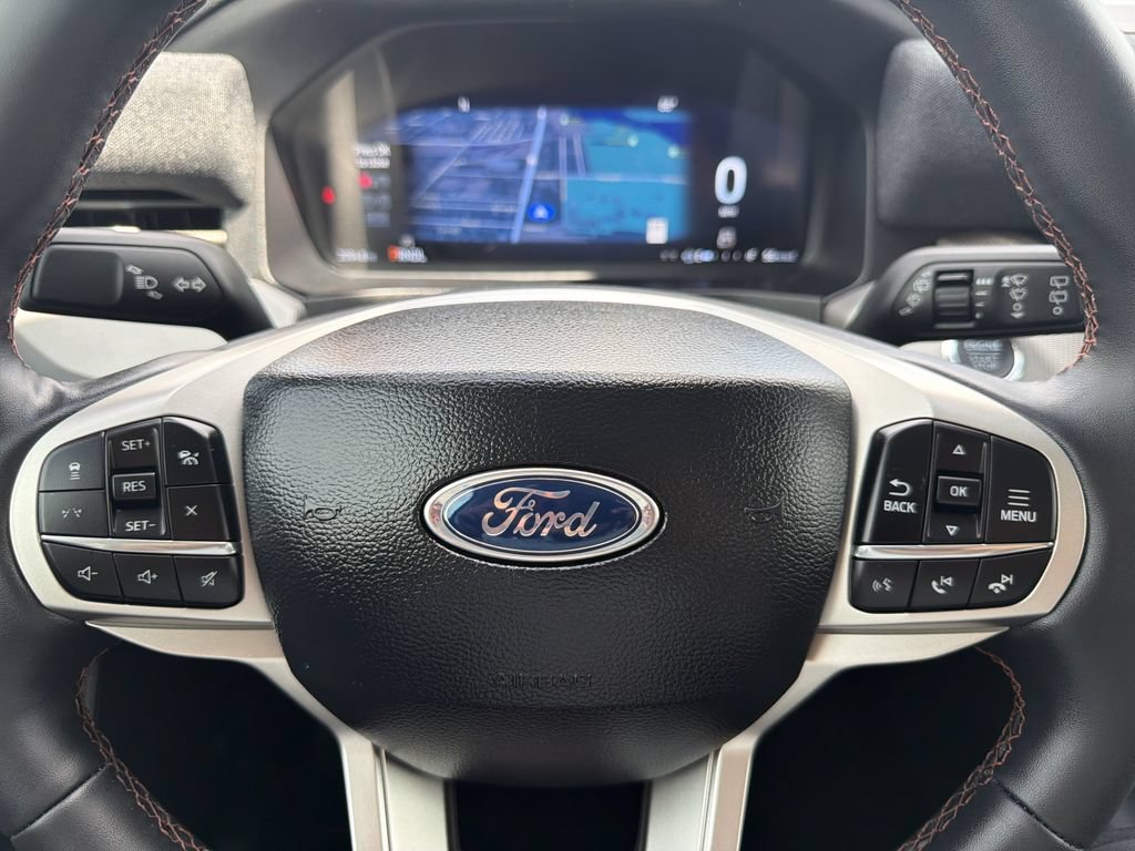 Used 2025 Ford Explorer Active RWD image 34