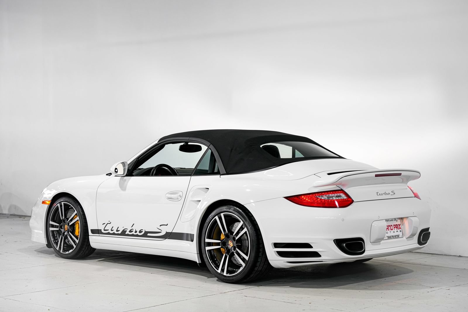 Used 2011 Porsche 911 Turbo S AWD/4WD image 8