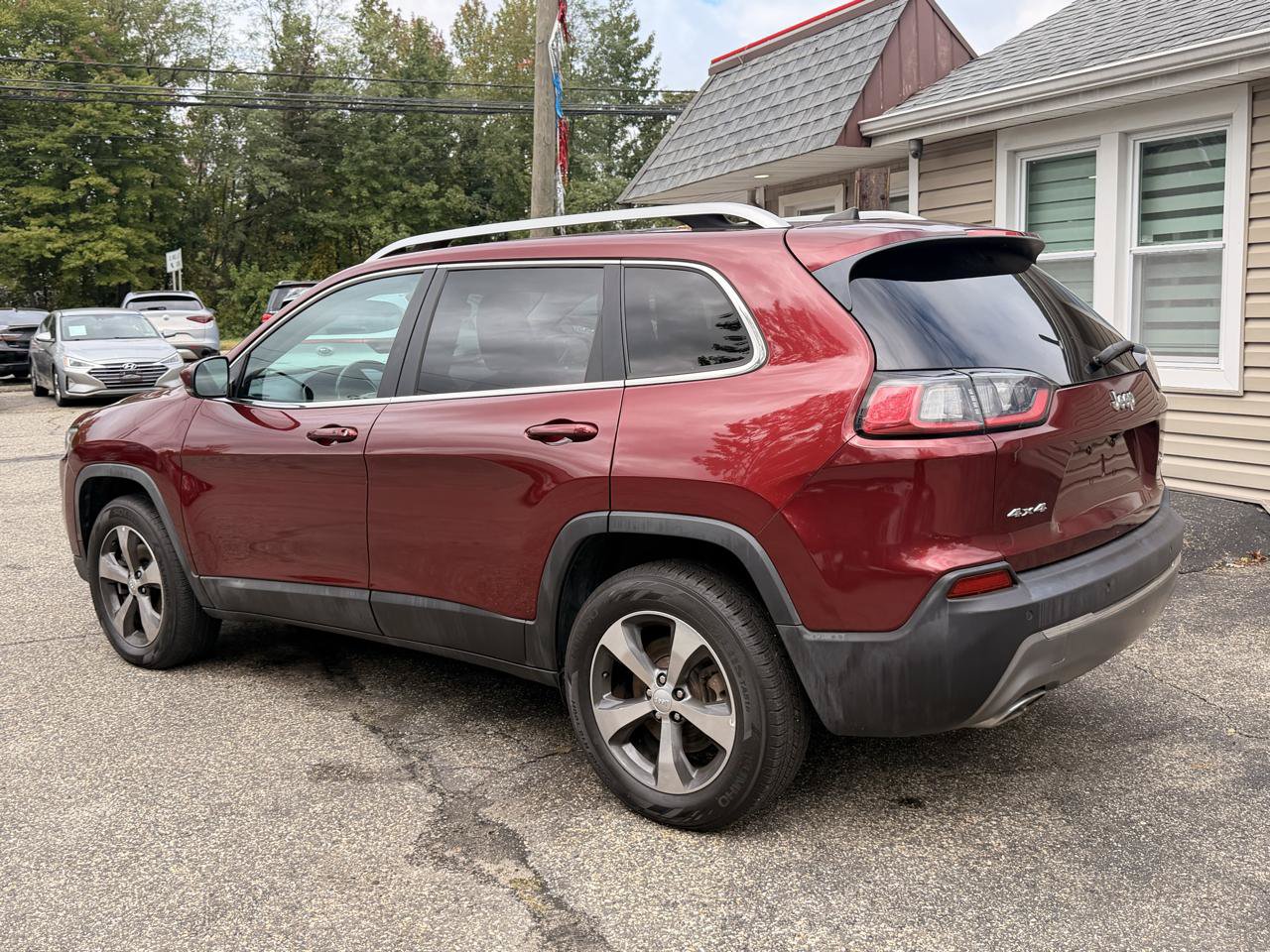 Used 2019 Jeep Cherokee Limited AWD/4WD image 4