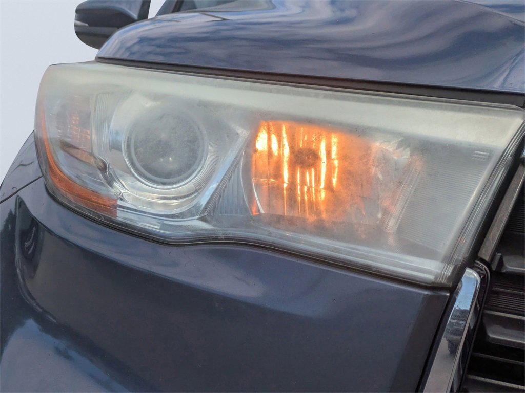 Used 2015 Toyota Highlander LE image 9