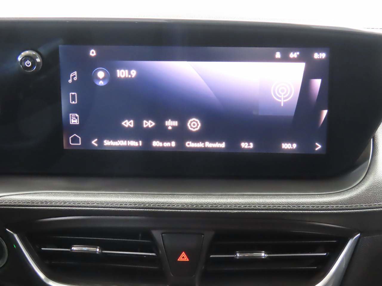 Used 2024 Buick Encore GX Sport Touring image 13