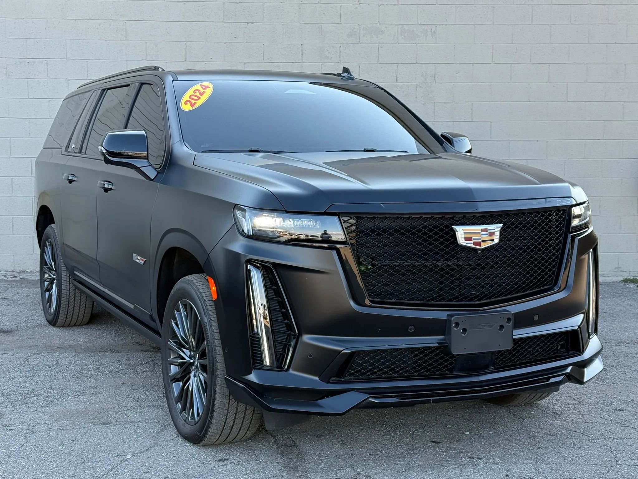 Used 2024 Cadillac Escalade ESV V image 17