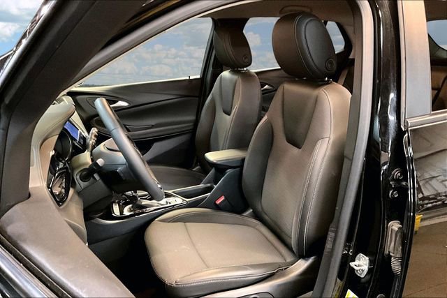 Used 2023 Buick Encore GX Select w/ Sport Touring Package image 21