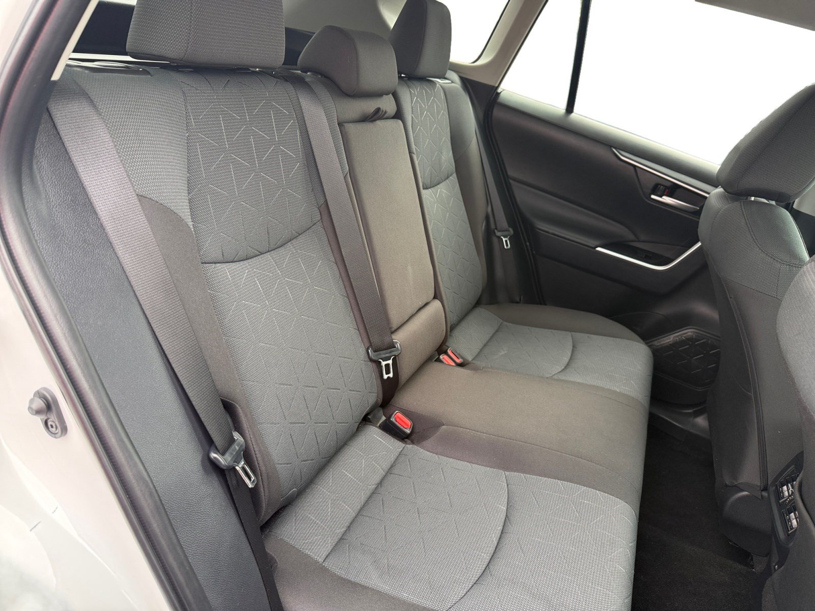 Used 2025 Toyota RAV4 XLE AWD/4WD image 18