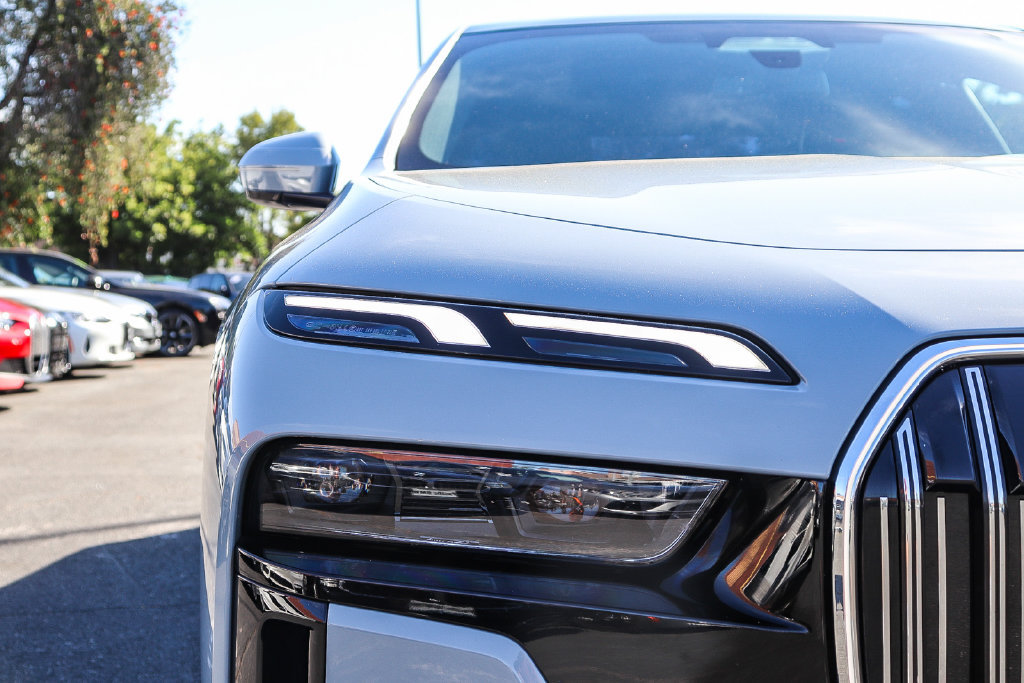 Certified 2024 BMW i7 xDrive60 AWD/4WD image 10