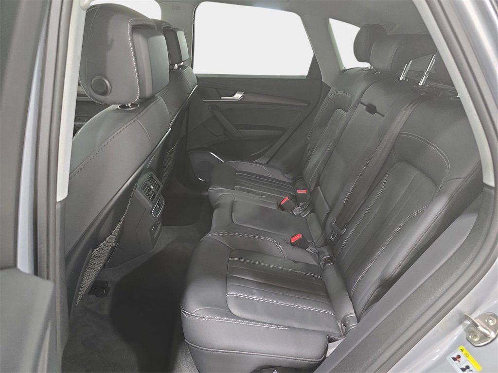Used 2023 Audi Q5 2.0T Premium w/ Convenience Package image 12