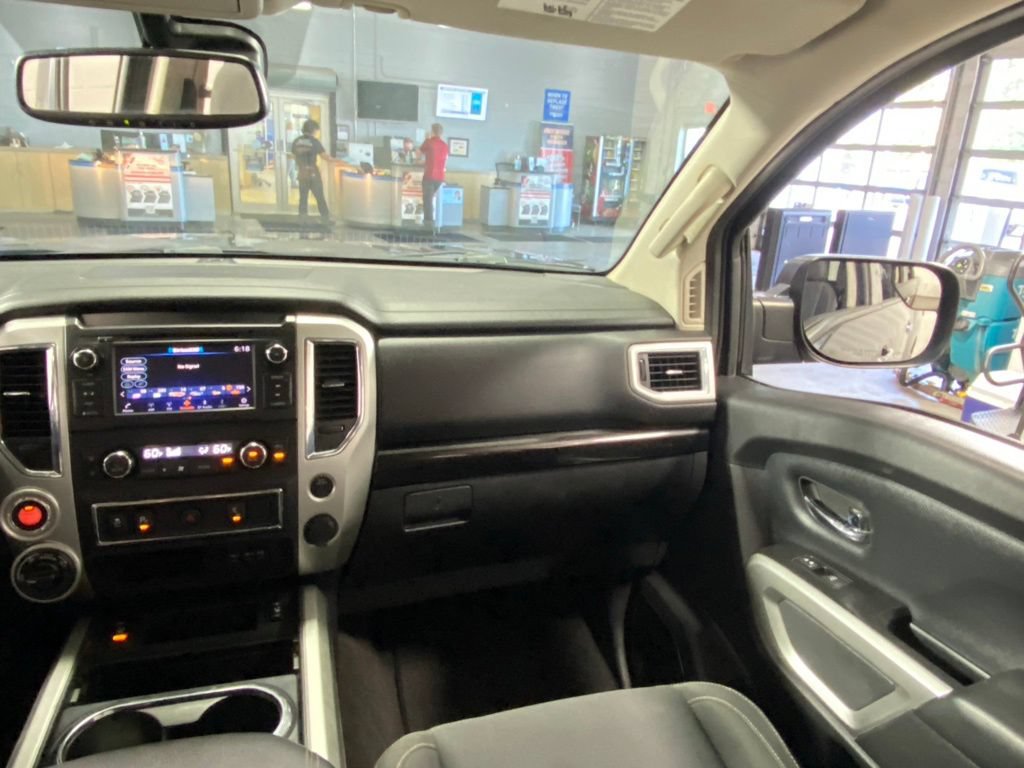 Used 2019 Nissan Titan SV w/ SV Convenience Package AWD/4WD image 30