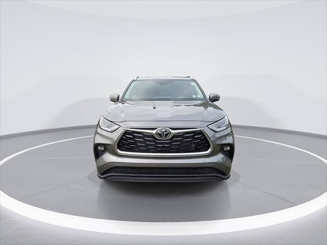 Certified 2026 Toyota Highlander Limited AWD/4WD image 5