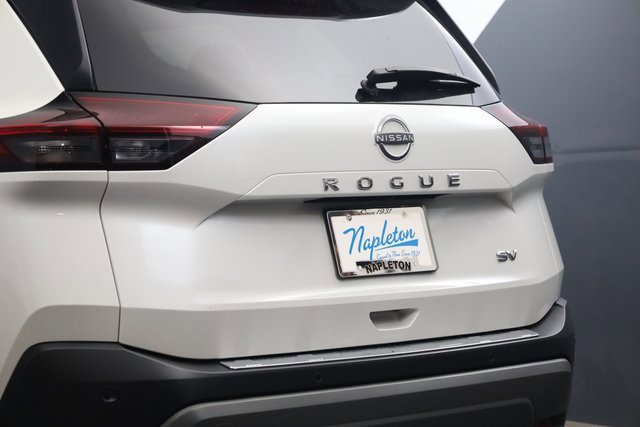 Used 2023 Nissan Rogue SV image 7