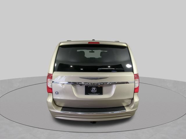 Used 2013 Chrysler Town & Country Touring FWD image 14