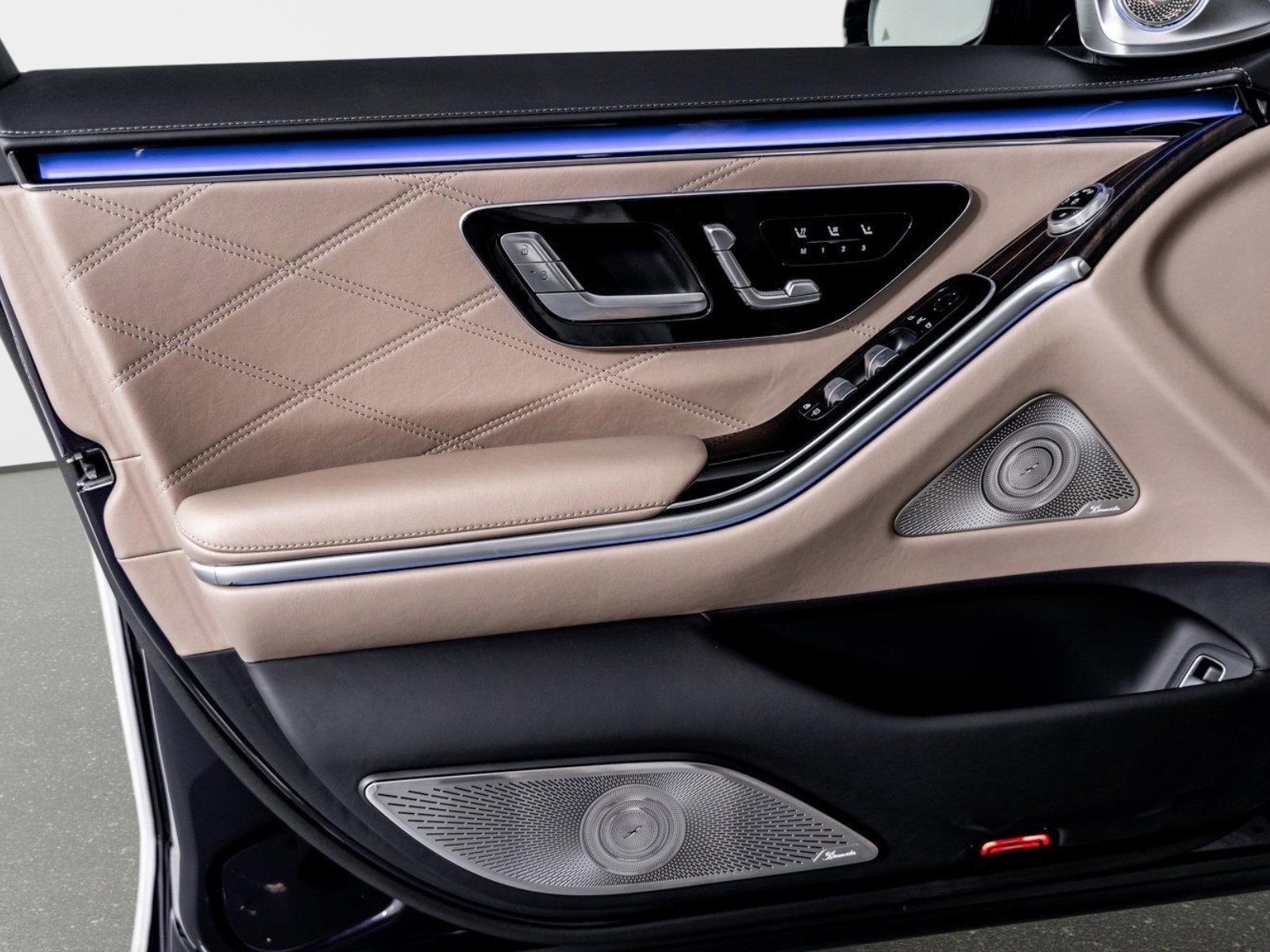 Used 2025 Mercedes-Benz Maybach S 680 4MATIC image 44