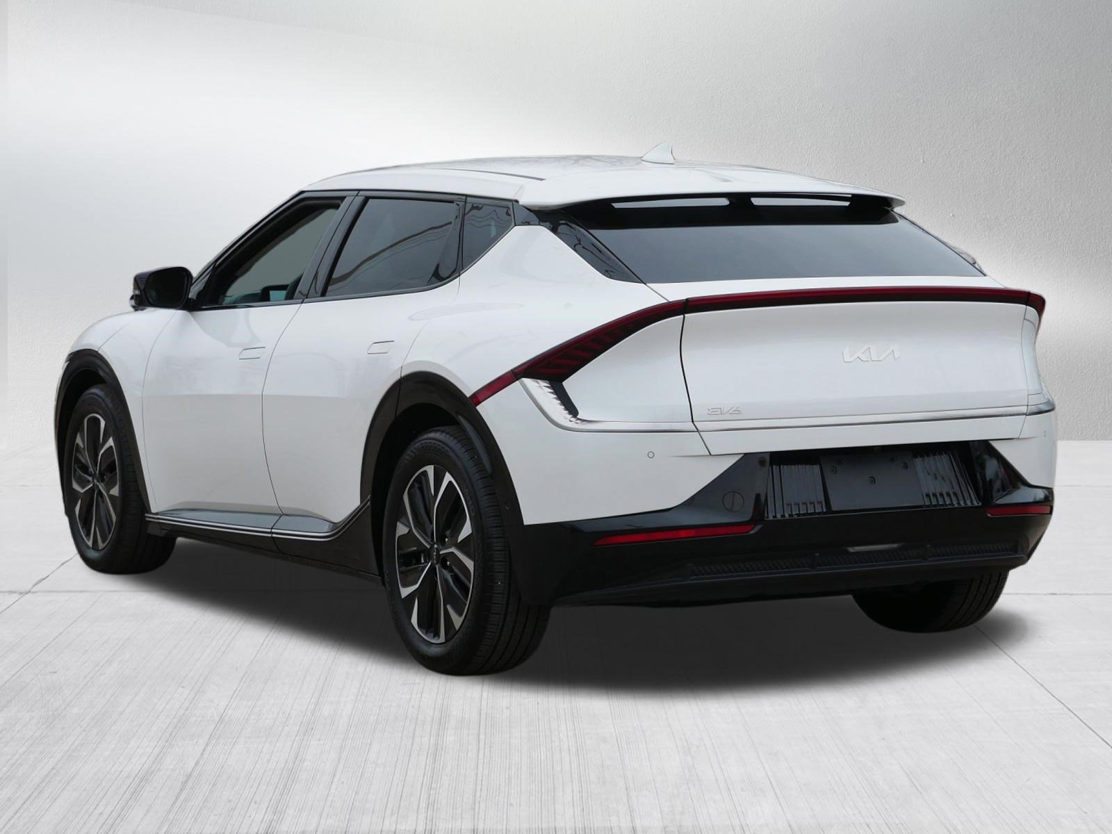 Certified 2024 Kia EV6 Wind w/ Wind Technology Package AWD/4WD image 5