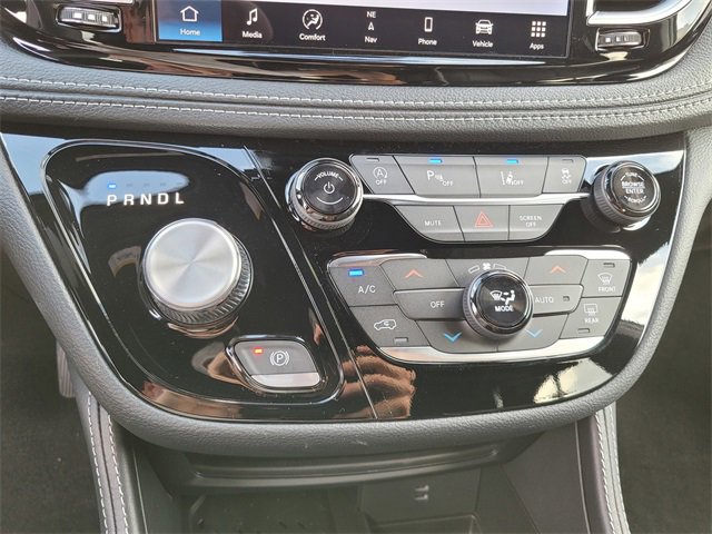 New 2026 Chrysler Pacifica Limited w/ S Appearance Package image 12