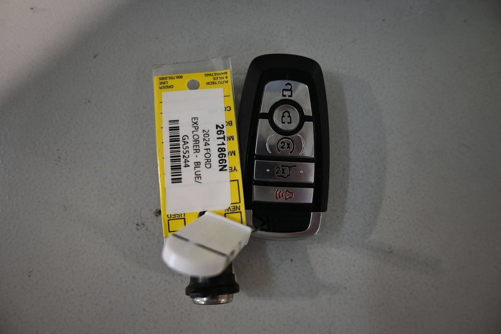 Used 2024 Ford Explorer XLT w/ Equipment Group 202A AWD/4WD image 11