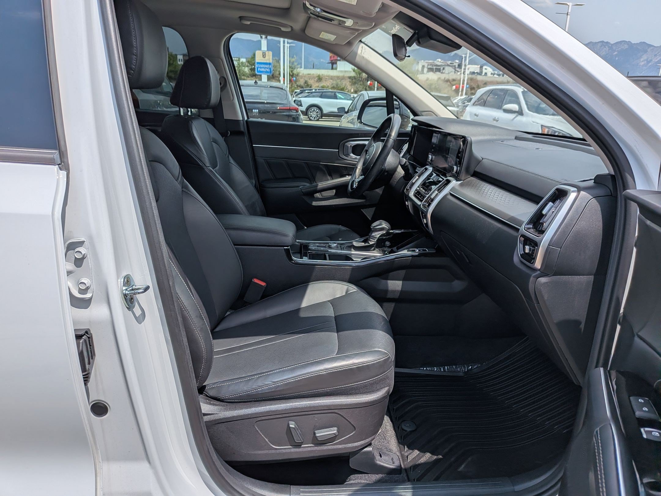 Certified 2022 Kia Sorento SX AWD/4WD image 29