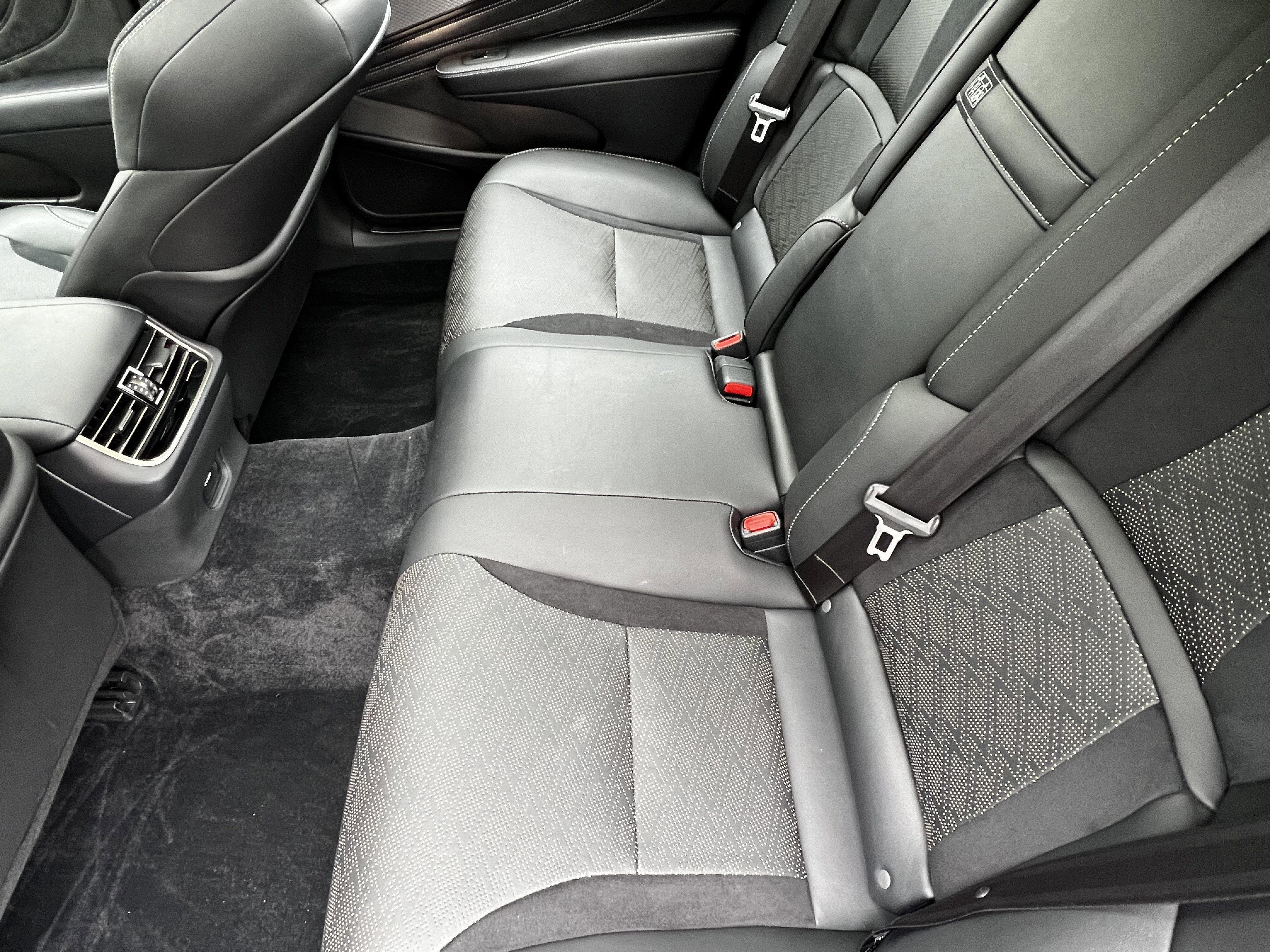 Certified 2023 Lexus LS 500 F Sport w/ Cold Weather Package (CK) image 31