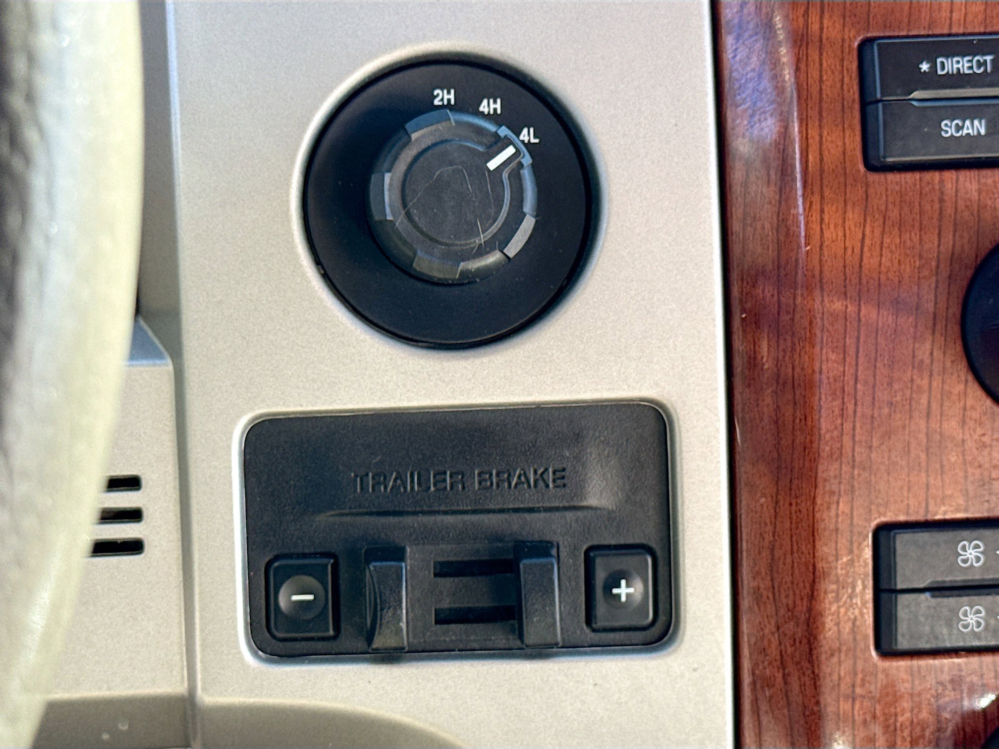 Used 2010 Ford F150 Lariat image 8