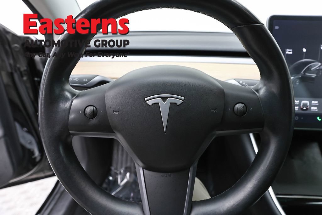Used 2019 Tesla Model 3 Standard Range Plus image 10