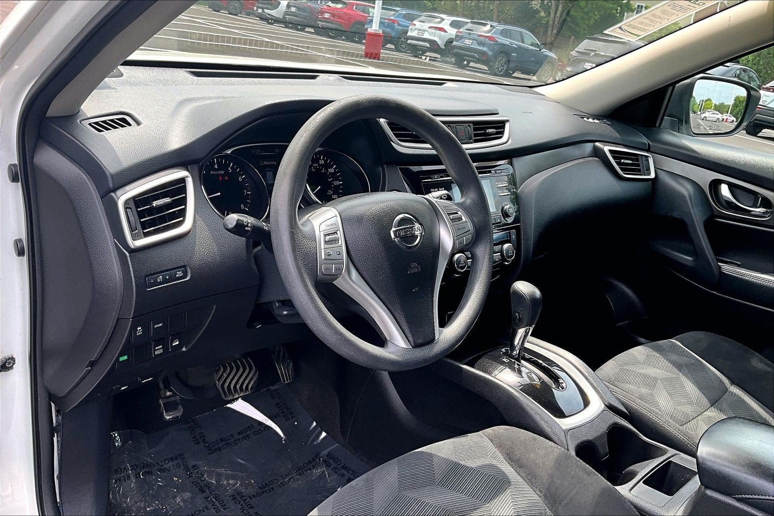 Used 2015 Nissan Rogue SV AWD/4WD image 13