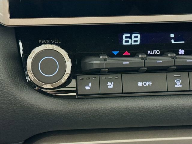 New 2025 Toyota Tundra Limited image 22