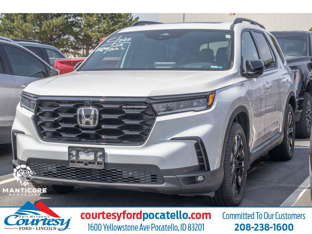 Used 2025 Honda Pilot Black Edition image 1