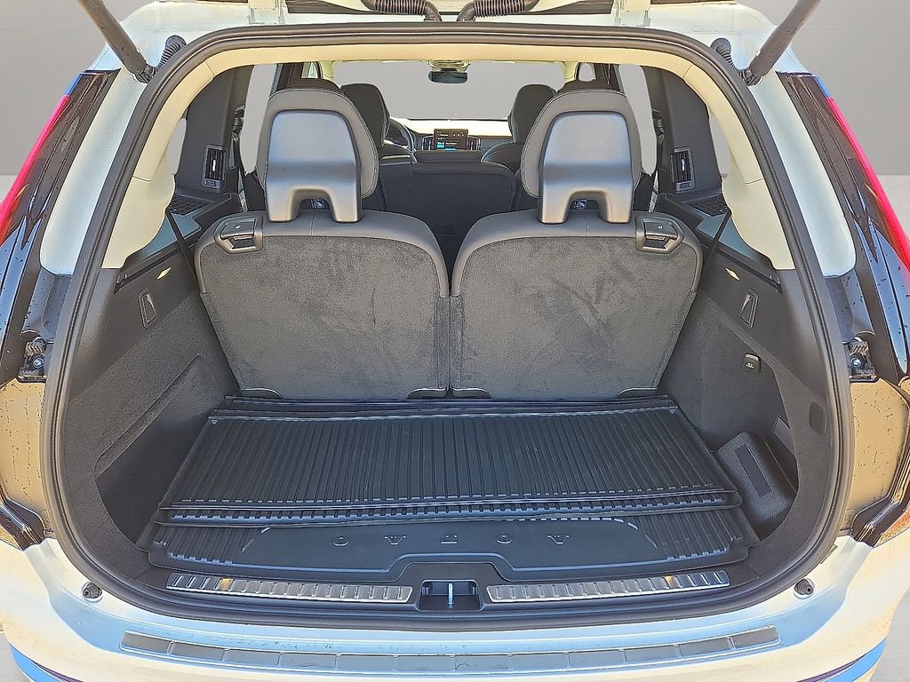 New 2026 Volvo XC90 B6 Plus w/ Protection Package Premier AWD/4WD image 11