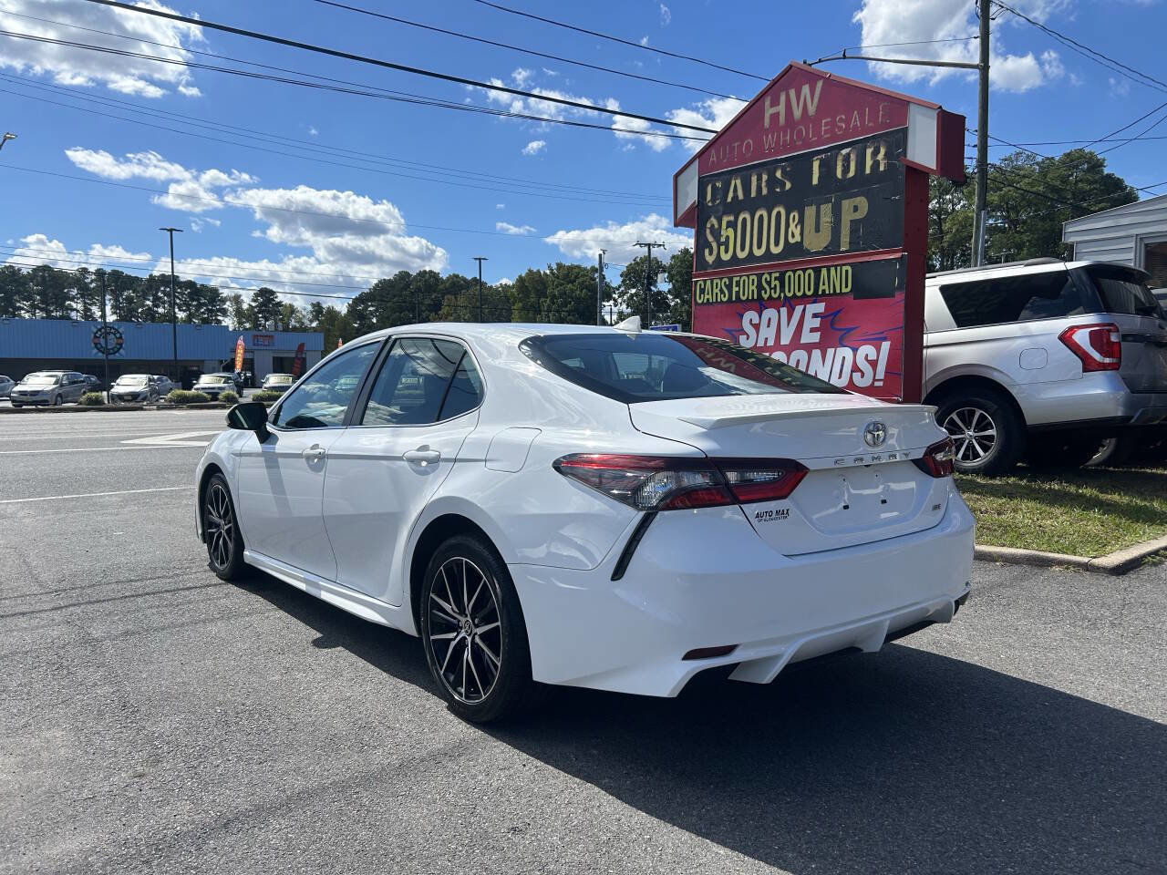 Used 2021 Toyota Camry SE image 7
