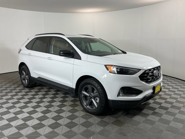 Used 2024 Ford Edge SEL w/ Sport Appearance Package AWD/4WD image 3