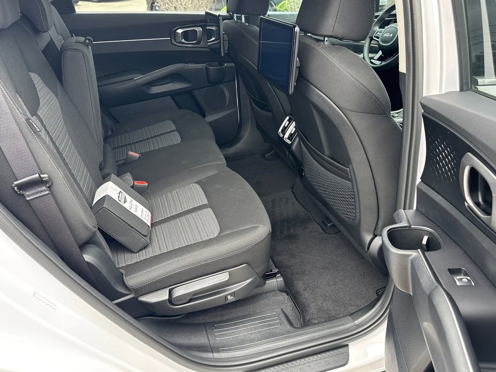 New 2025 Kia Sorento LX image 15