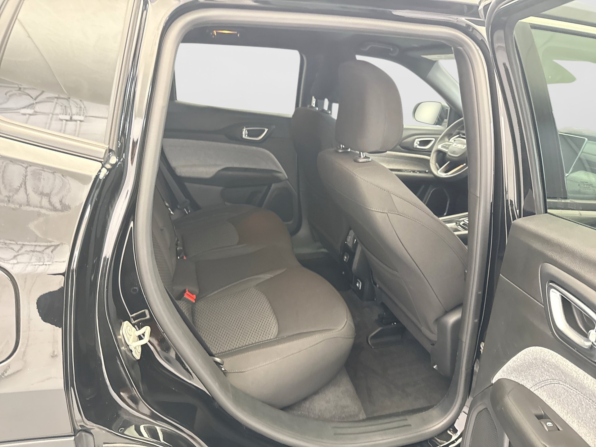 Used 2024 Jeep Compass Sport AWD/4WD image 17