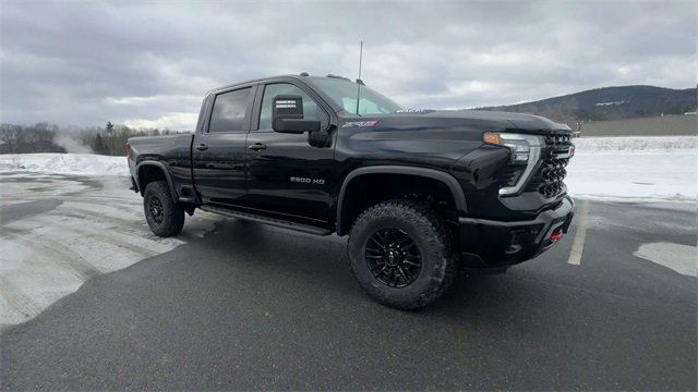 New 2026 Chevrolet Silverado 2500 ZR2 image 2