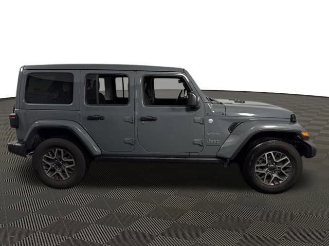 Used 2024 Jeep Wrangler Sahara w/ Technology Group image 11