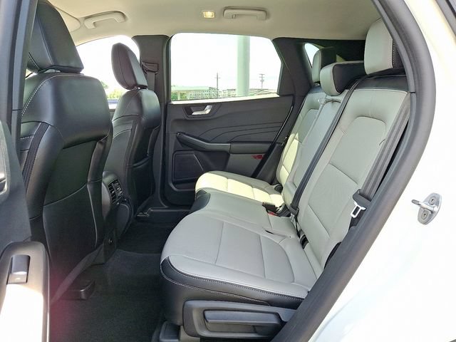 Certified 2025 Ford Escape Platinum AWD/4WD image 10