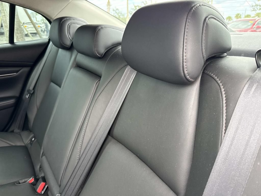Used 2021 MAZDA MAZDA3 s FWD image 14