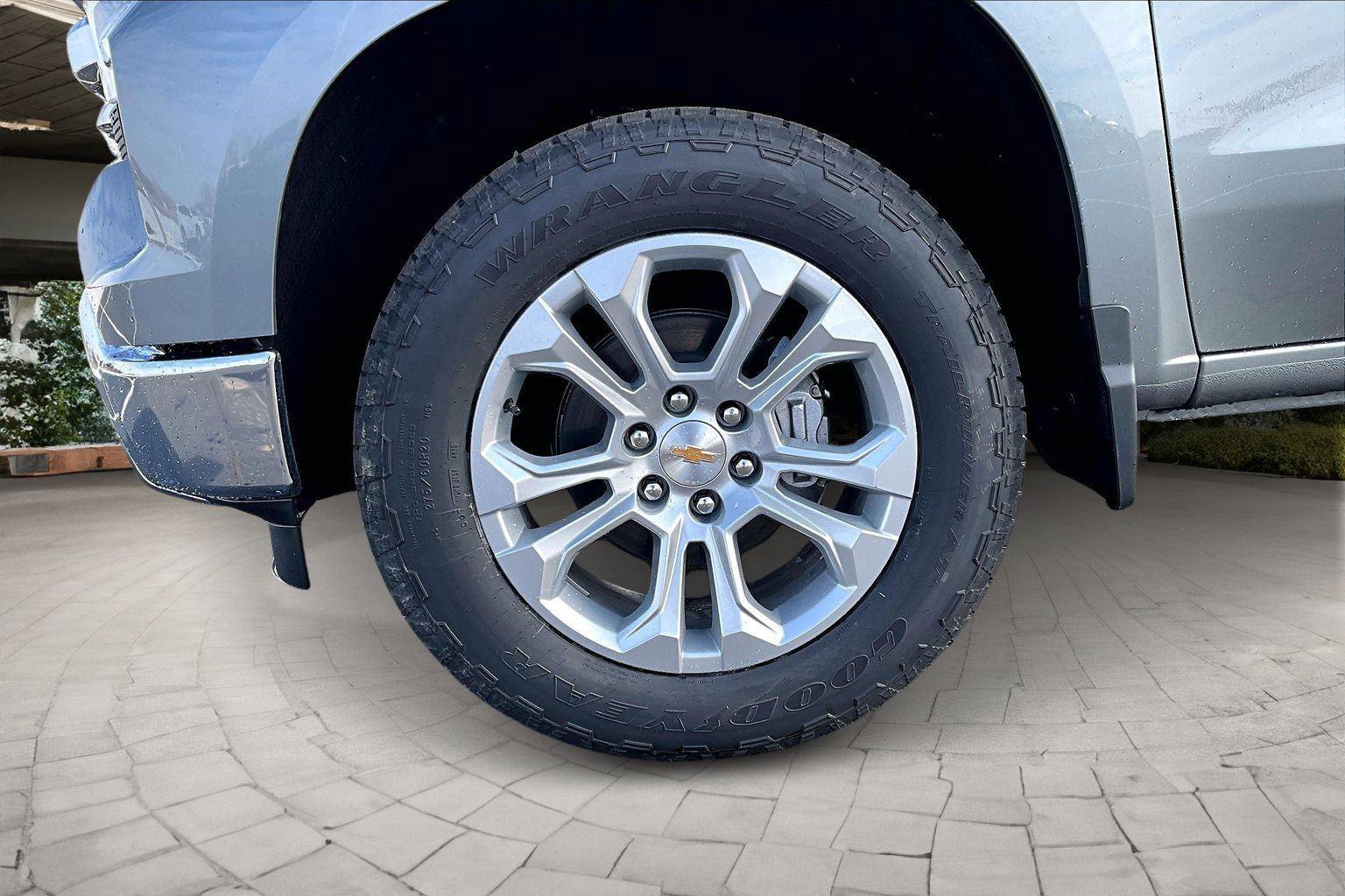 New 2026 Chevrolet Silverado 1500 LTZ w/ Technology Package AWD/4WD image 14